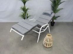 Suns Sora Relax Tuinstoel Mat Wit Met Kussen -Tuin Hart Boutique 12 8 suns sora relax tuinstoel mat wit met kussen 108453084125