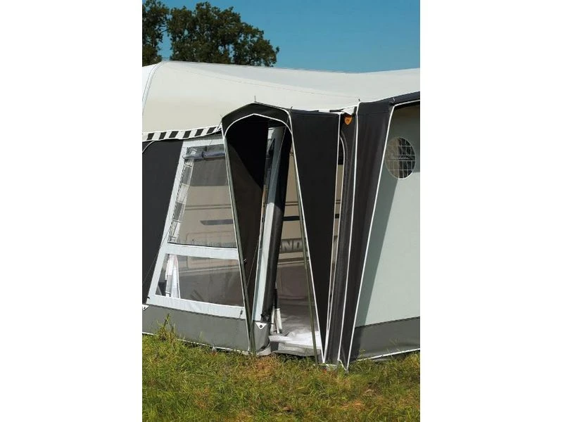 Isabella Deurmarkies Standard Black 3 Isabella Deurmarkies Standard Black